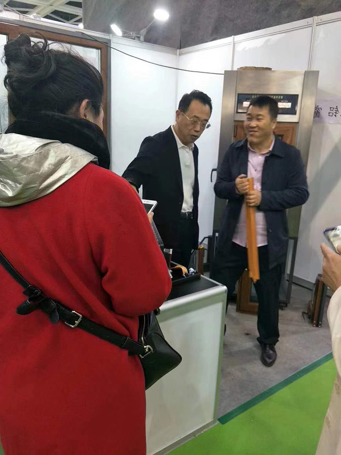 鞍山市天乙门窗有限公司参展2018中国国际沈阳门窗幕墙博览会(图3)